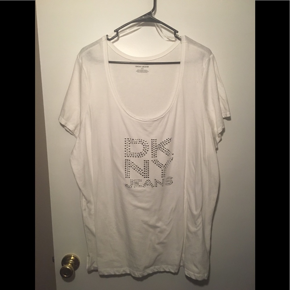 DKNY white short sleeve t-shirt